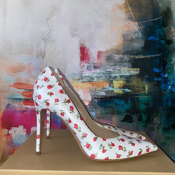 Michael Kors Shoes - MICHAEL KORS COLLECTION Muse Printed Leather Pump